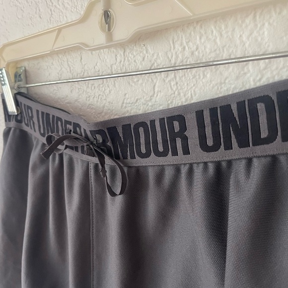 Under Armour Workout Shorts - Picture 5 of 6
